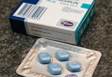 https://en.wikipedia.org/wiki/Sildenafil#/media/File:Viagra_in_Pack.jpg